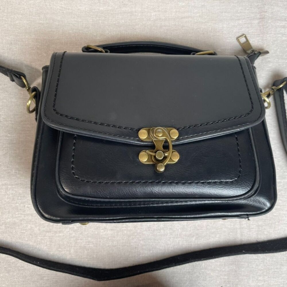 Vintage Inspired Black Vegan Leather Swing Lock Saddlebag Crossbody Purse - Picture 2 of 12